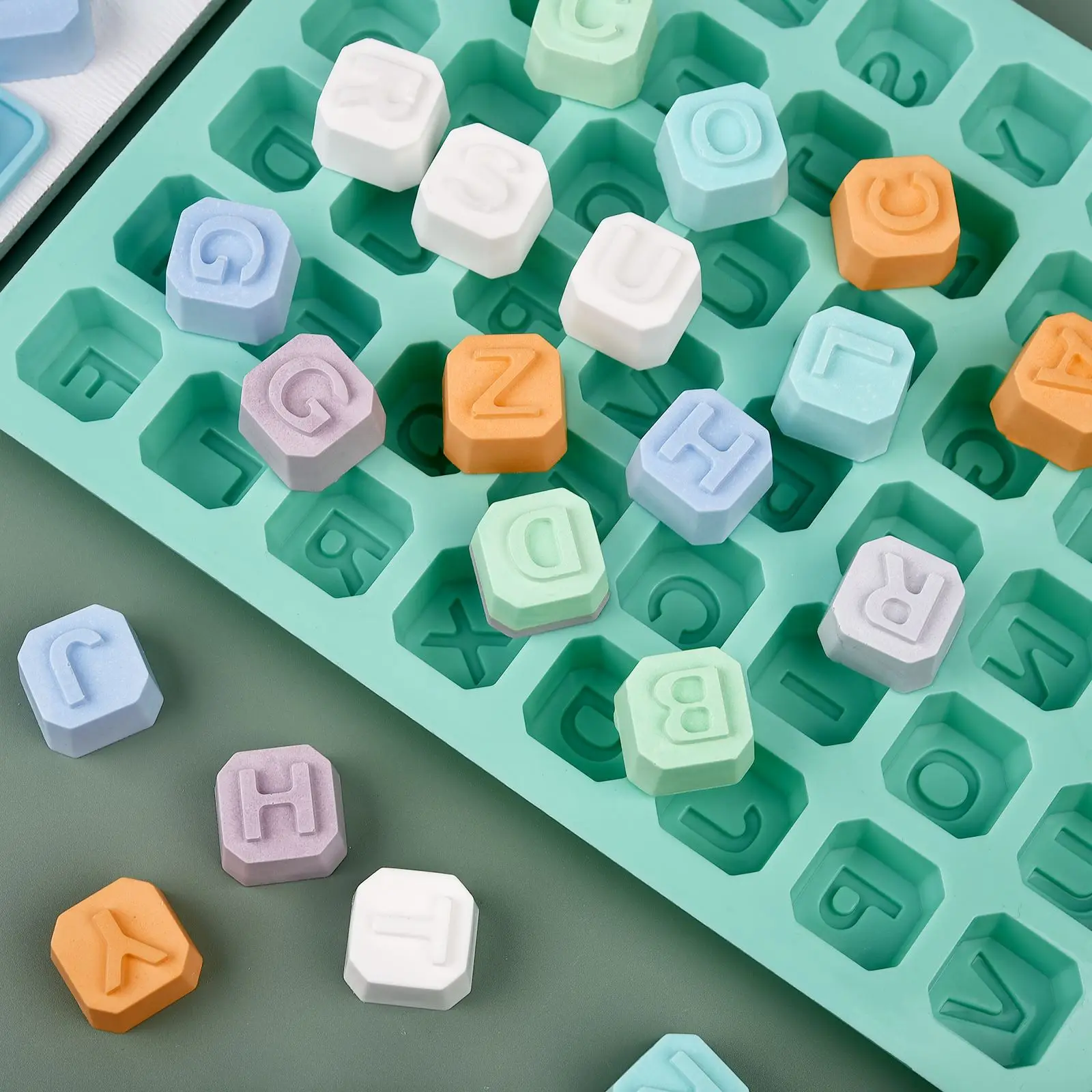 48 文字英語アルファベット文字シリコーン型石鹸型ケーキカッ - Soap Making Name のレビューと価格
